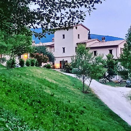 Вилла Agriturismo Il Covo Del Solengo Valtopina Экстерьер фото